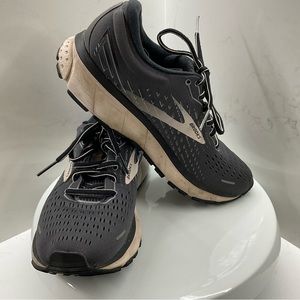 Brooks Women's Ghost 13 Running Sneakers Size 9